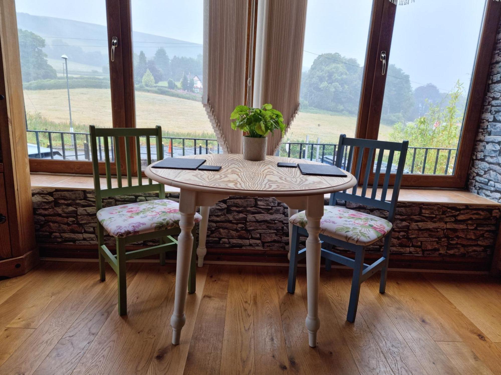 Castle Lodge - Brecon Beacons Accommodation Sennybridge Εξωτερικό φωτογραφία