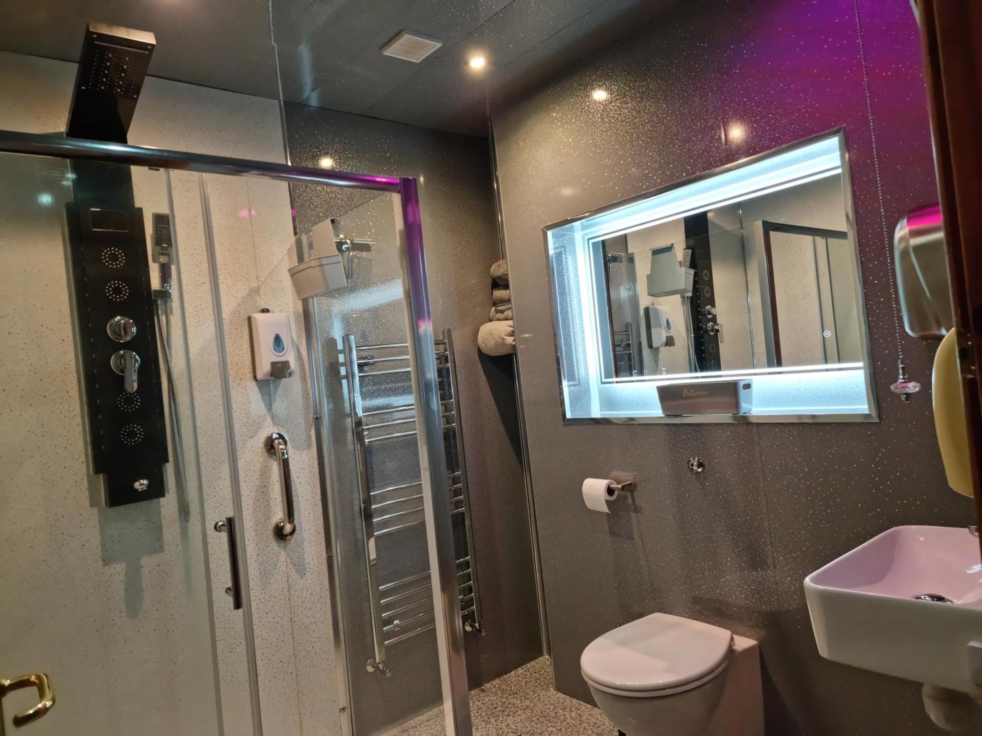 Castle Lodge - Brecon Beacons Accommodation Sennybridge Εξωτερικό φωτογραφία