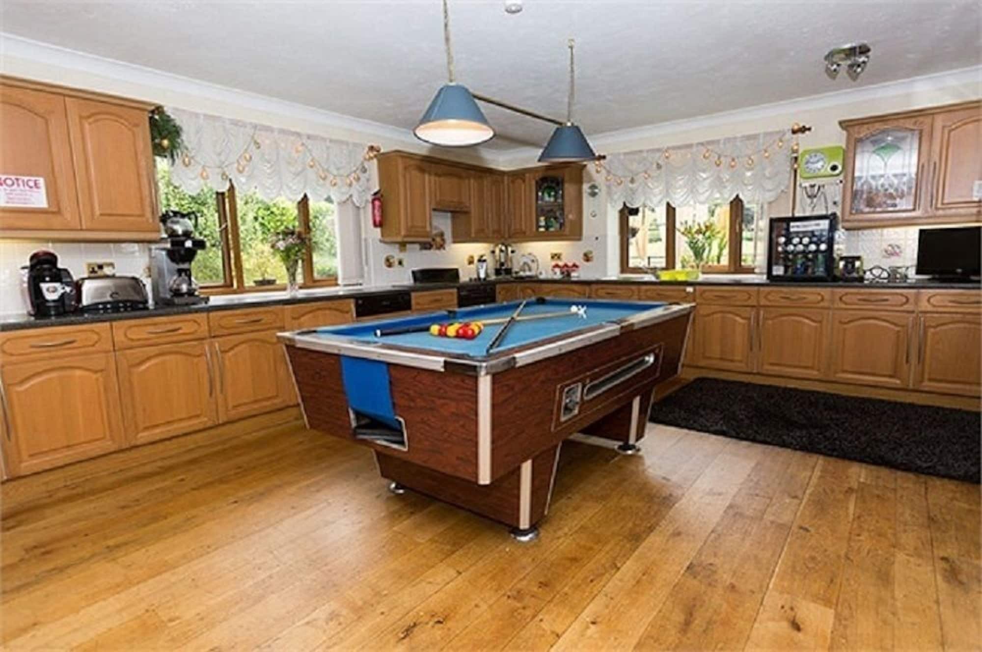 Castle Lodge - Brecon Beacons Accommodation Sennybridge Εξωτερικό φωτογραφία